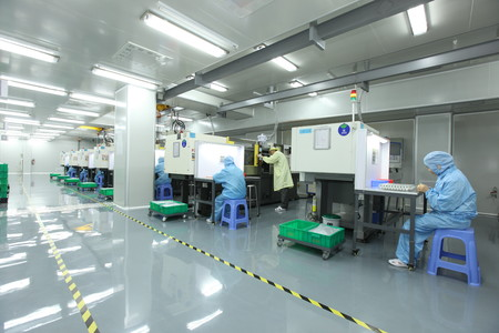 Penerapan pengontrol suhu cetakan pembawa air 9KW di industri farmasi