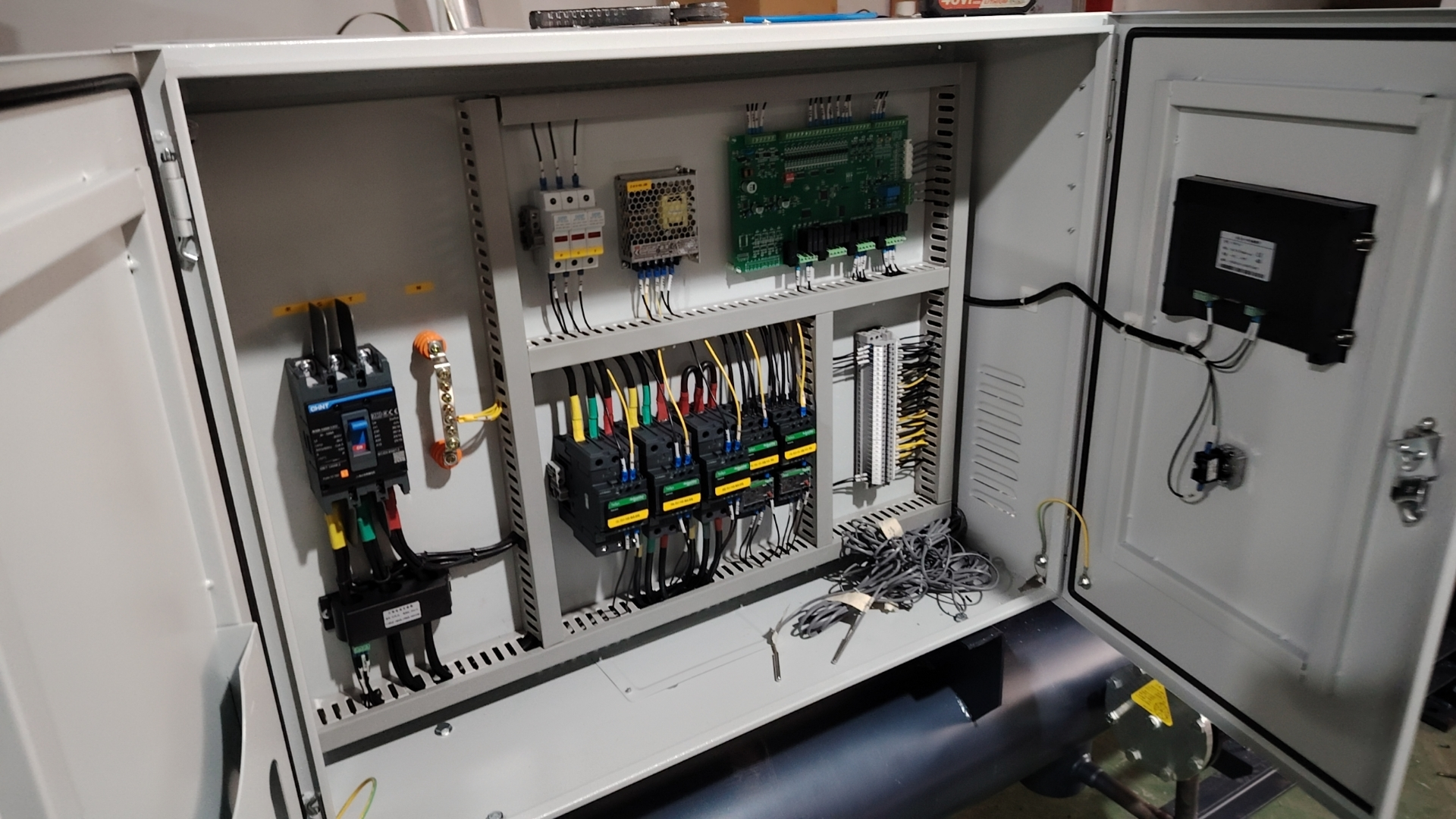 Dapatkah 3-fase 380V 60Hz dan 3-fase 380V 50Hz tegangan pendingin industri digunakan secara bergantian?